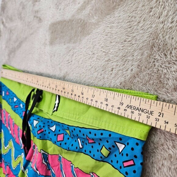 Maui and Sons Board Shorts Colorful Sharks Swim Trunks Surf Men's Size XL Beach - Picture 3 of 16